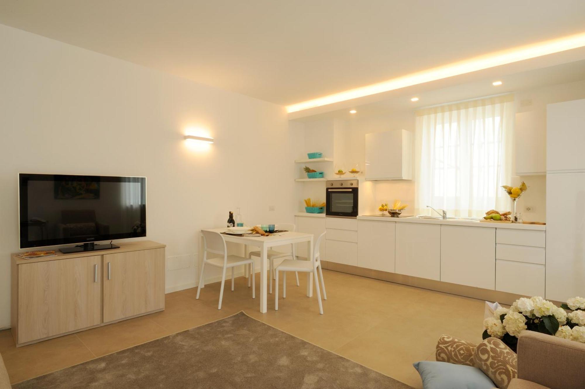 Residence San Marco Suites&Apartments ألاسيو المظهر الخارجي الصورة